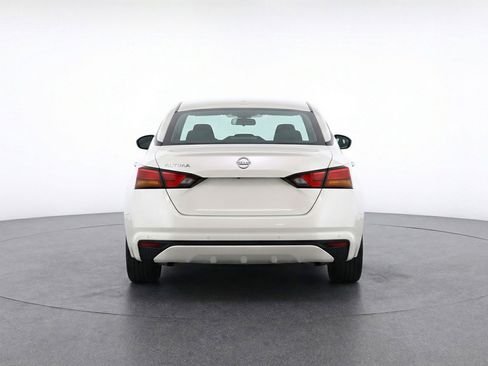 Used 2025 Nissan Altima 2.5 SV FWD image 7