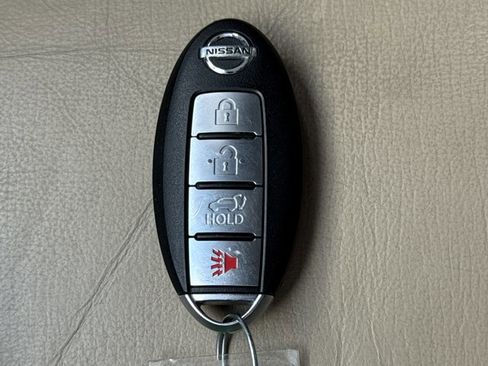 Used 2011 Nissan Armada Platinum w/ 2nd Row Captain Seat Pkg image 29