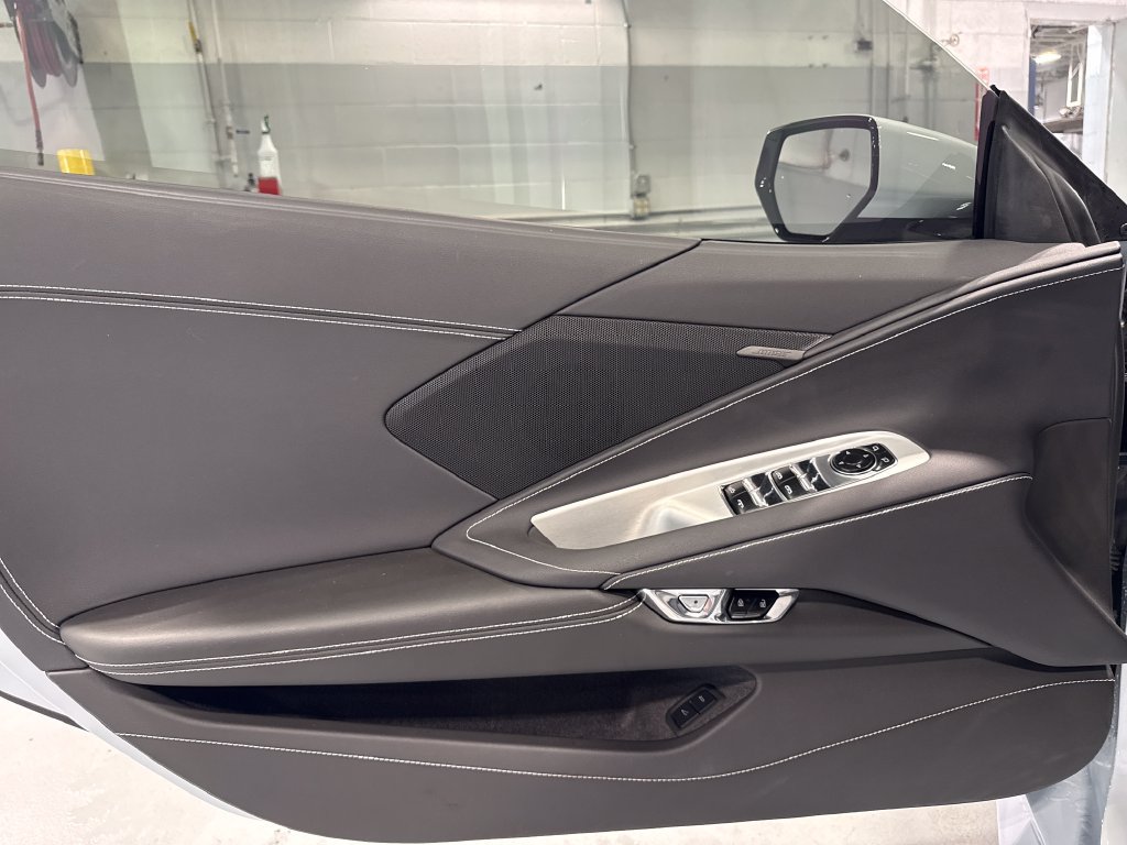 Used 2024 Chevrolet Corvette Stingray Convertible w/ Z51 Performance Package RWD image 28