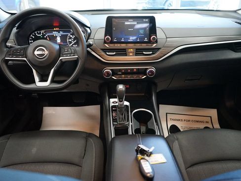 Used 2024 Nissan Altima 2.5 SV FWD image 38
