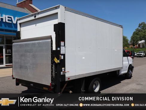 Used 2022 Chevrolet Express 3500 w/ Power Convenience Package RWD image 27