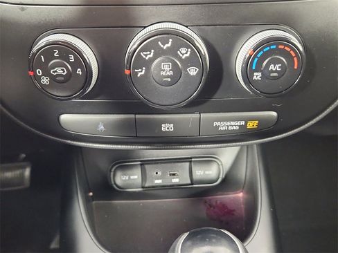 Used 2014 Kia Soul + image 20
