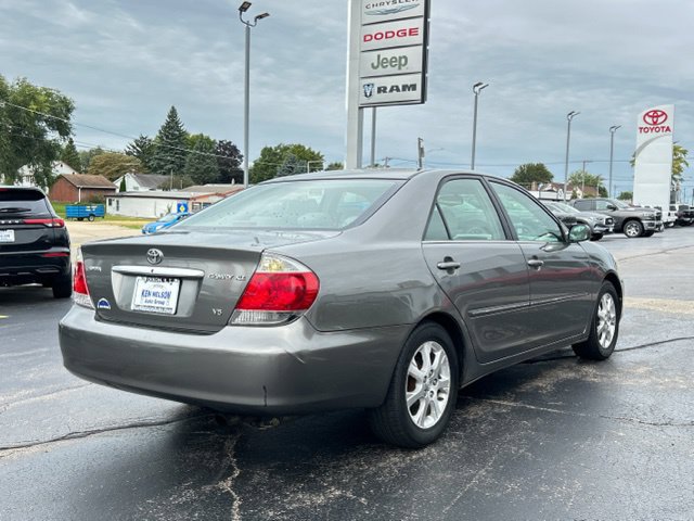 Used 2005 Toyota Camry XLE w/ VSC & Side Airbag Pkg FWD image 8