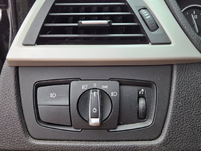 Used 2014 BMW 320i Sedan RWD image 19