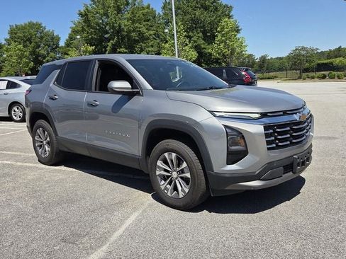 Used 2025 Chevrolet Equinox LT FWD image 7