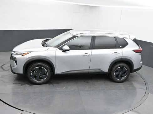 Used 2025 Nissan Rogue SV AWD/4WD image 41