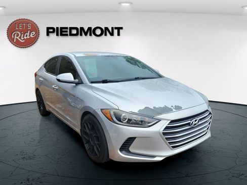 Used 2018 Hyundai Elantra SEL w/ Cargo Package image 4