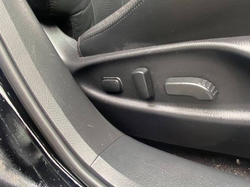 Used 2017 INFINITI Q70 3.7 RWD image 50