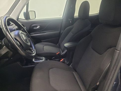 Used 2020 Jeep Renegade Altitude FWD image 17