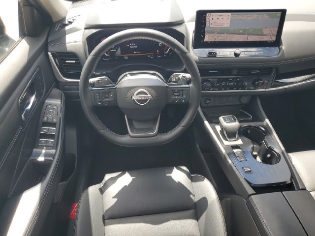 Certified 2025 Nissan Rogue SL w/ SL Premium Package FWD image 30