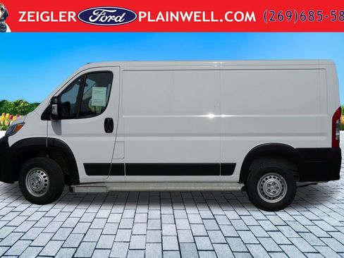 Used 2025 RAM ProMaster 2500 w/ U-Haul Equipment Group FWD image 2