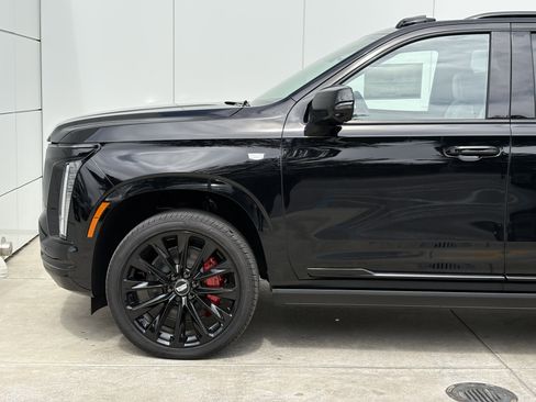 New 2026 Cadillac Escalade Platinum Sport w/ LPO, ONYX Package AWD/4WD image 5