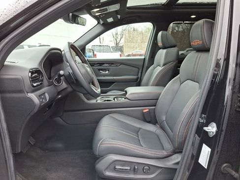 Certified 2025 Honda Pilot TrailSport image 15