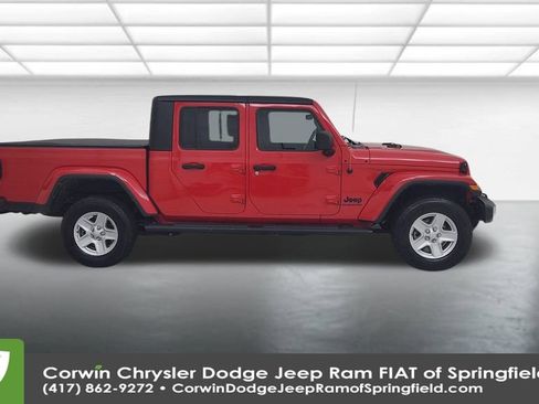 Used 2022 Jeep Gladiator Sport image 17