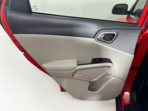 Used 2024 Kia Soul LX FWD image 24