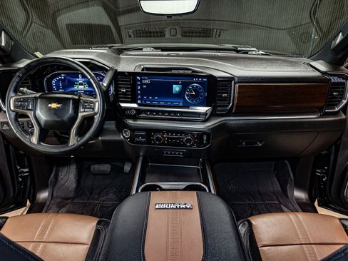 Used 2024 Chevrolet Silverado 3500 High Country w/ High Country Premium Package image 19