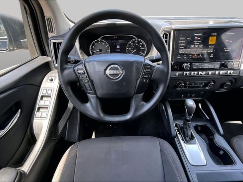 Certified 2025 Nissan Frontier SV RWD image 6