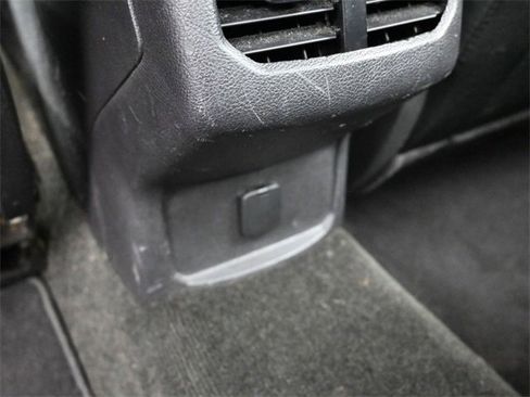 Used 2016 Ford Fusion SE image 32