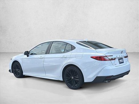 Used 2025 Toyota Camry SE FWD image 7