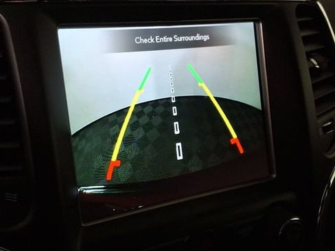 Used 2018 Jeep Grand Cherokee Altitude AWD/4WD image 4