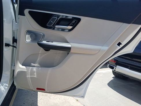 Used 2024 Mercedes-Benz GLC 300 4MATIC image 18