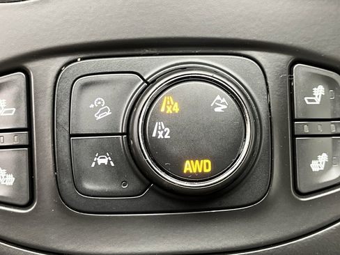 Certified 2024 GMC Terrain SLT image 16