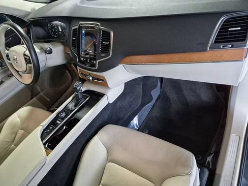 Used 2021 Volvo XC90 T6 Momentum AWD/4WD image 20