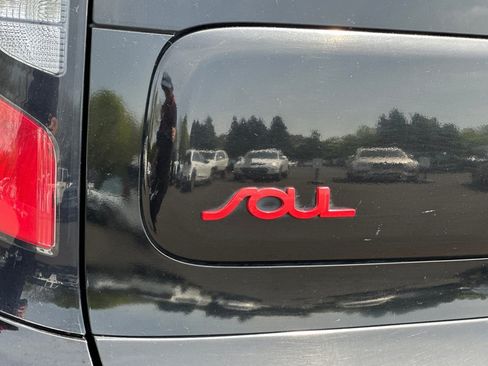 Used 2017 Kia Soul ! FWD image 33