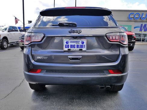 Used 2019 Jeep Compass Latitude FWD image 6