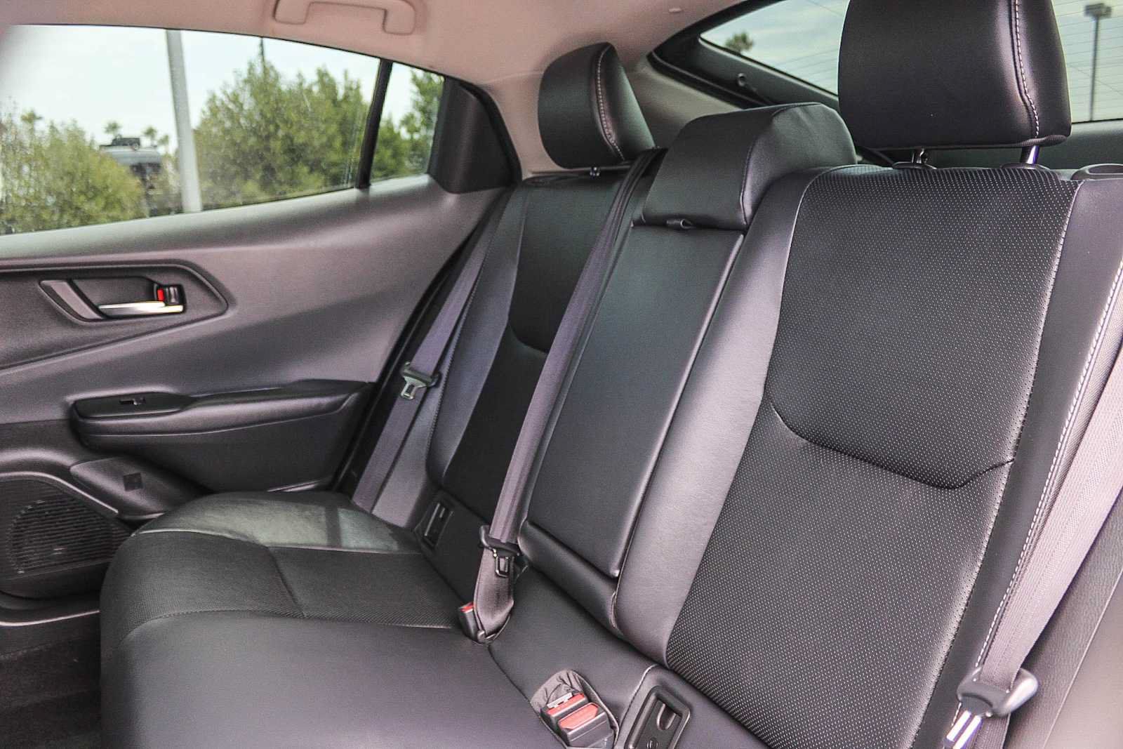 Used 2024 Toyota Prius XLE FWD image 18