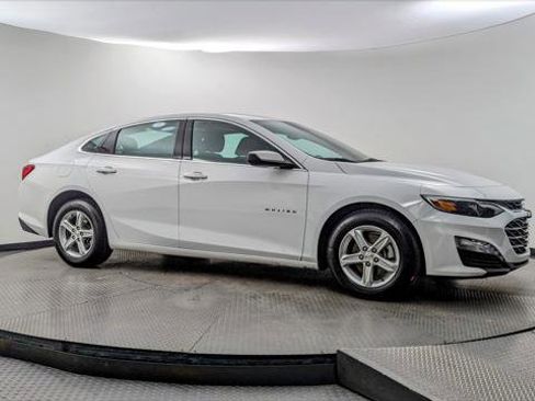 Used 2024 Chevrolet Malibu LT image 11