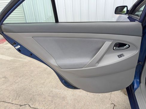 Used 2010 Toyota Camry image 35