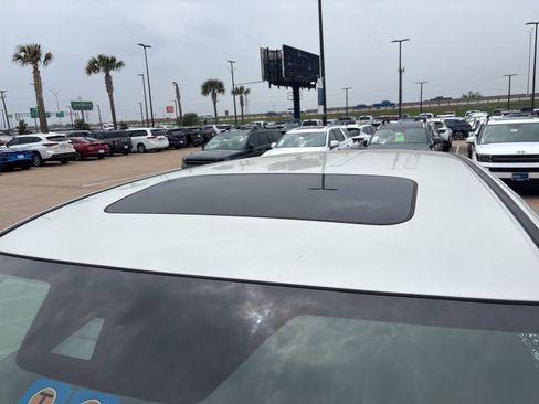 Used 2018 Honda Odyssey EX-L image 18