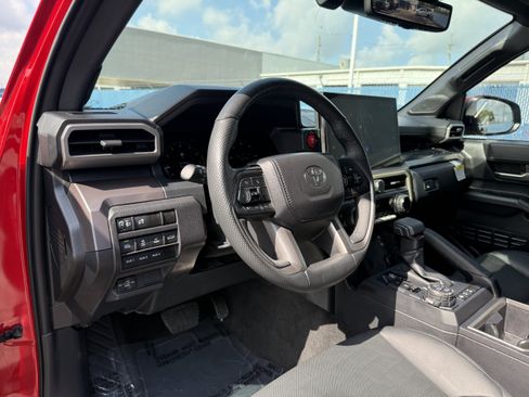 Used 2025 Toyota Tacoma TRD Off-Road w/ TRD Off Road Premium Package AWD/4WD image 14