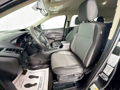 Used 2017 Ford Escape SE image 19
