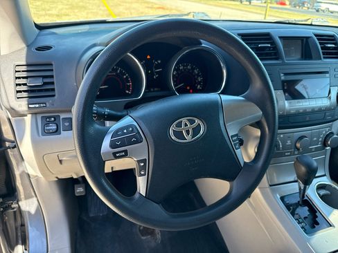 Used 2011 Toyota Highlander 4WD image 31