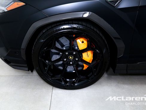 Used 2023 Lamborghini Urus Performante AWD/4WD image 33