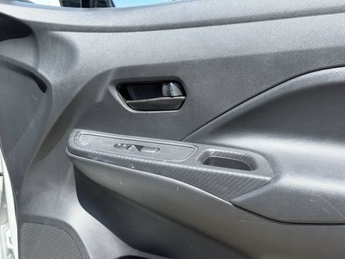 Used 2022 Nissan Versa S FWD image 25