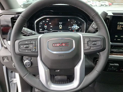 Used 2025 GMC Sierra 1500 Elevation image 19