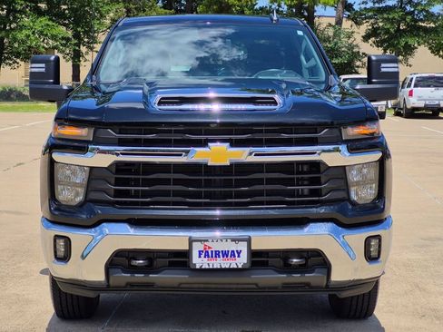Used 2025 Chevrolet Silverado 2500 LT w/ Convenience Package AWD/4WD image 2