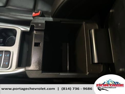 Used 2024 Ford Explorer XLT w/ Equipment Group 202A image 28