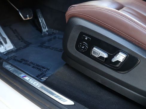 Used 2020 BMW X7 M50i w/ Cold Weather Package image 17