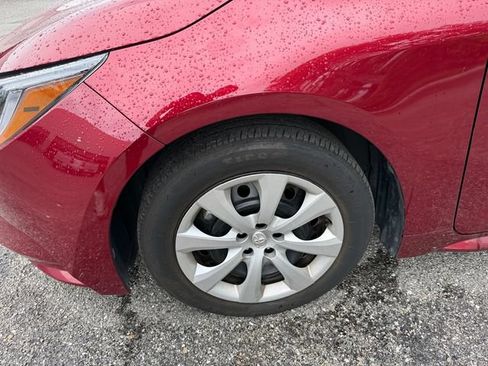 Used 2025 Toyota Corolla LE FWD image 4