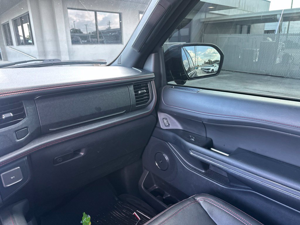 Used 2024 Ford Expedition Limited RWD image 11