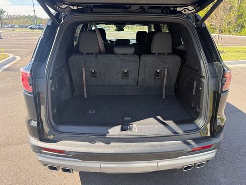 Used 2025 GMC Acadia Elevation image 12