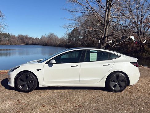 Used 2021 Tesla Model 3 Standard Range Plus image 10