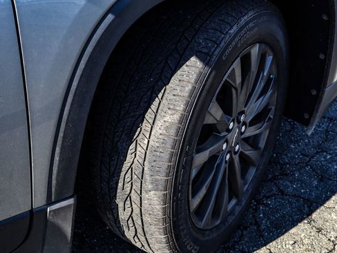 Certified 2023 Chevrolet Traverse RS image 44