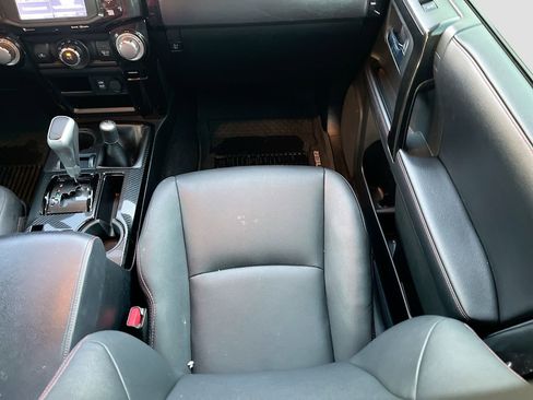 Used 2019 Toyota 4Runner TRD Off-Road Premium image 23