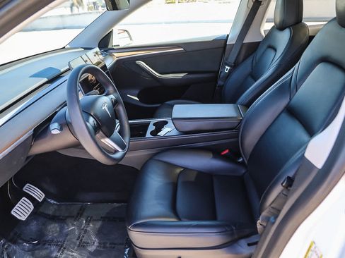 Used 2023 Tesla Model Y Performance AWD/4WD image 16