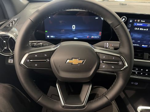 New 2026 Chevrolet Equinox LT w/ Convenience Package II image 19